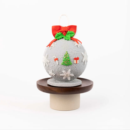 Festive chocolate Snow Globe 480g