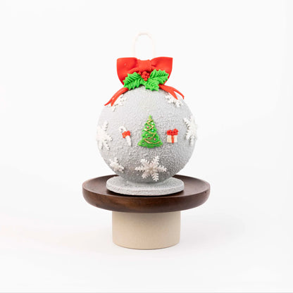 Festive chocolate Snow Globe 480g