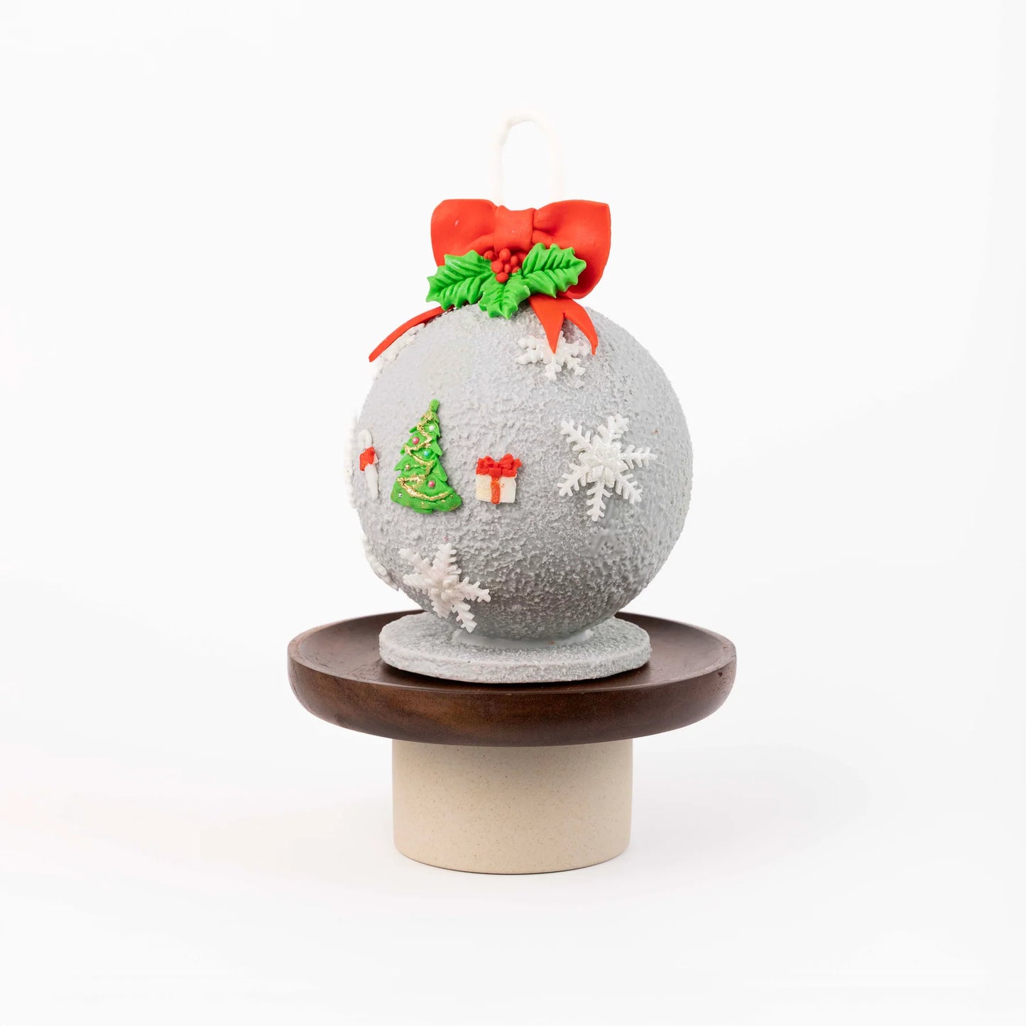 Festive chocolate Snow Globe 480g